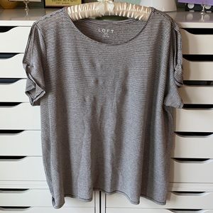 LOFT Plus short sleeved top